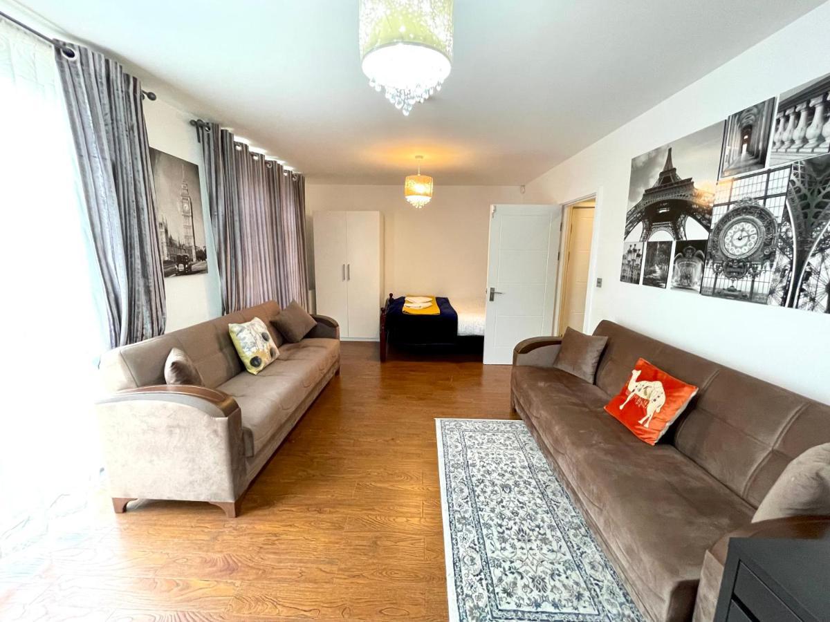 London Stratford Luxury House: Spacious Garden Retreat Near Westfield Exterior photo