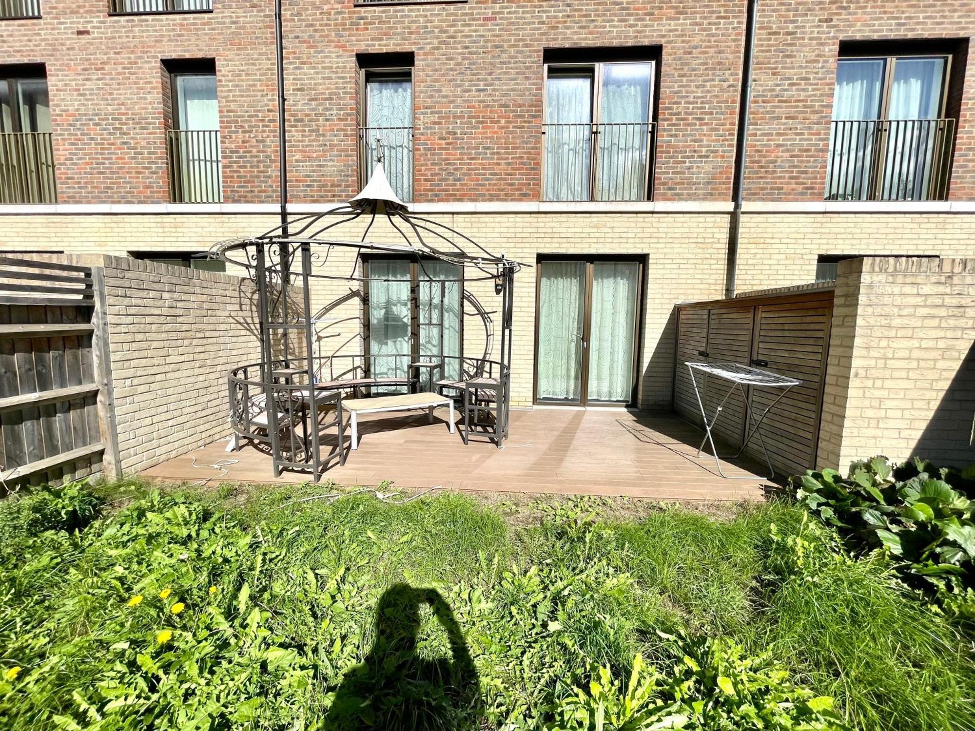 London Stratford Luxury House: Spacious Garden Retreat Near Westfield Exterior photo